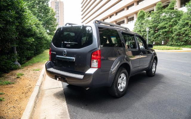 2011 nissan pathfinder s