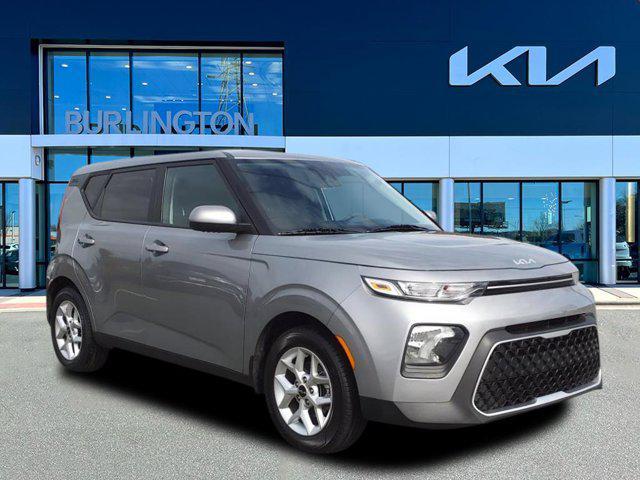 2022 kia soul lx