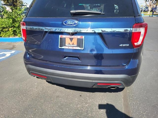 2017 ford explorer base