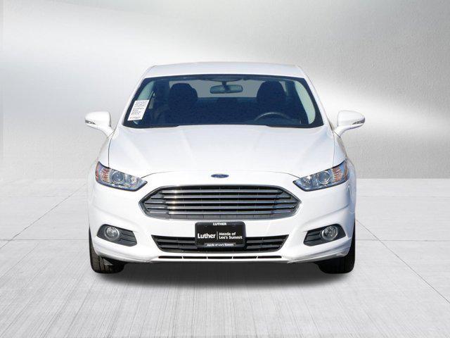2016 ford fusion se