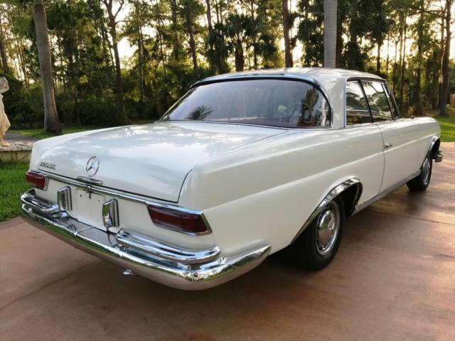 1963 mercedes-benz 200-series 220 se/b w111.021 0 white 127.984 automatic