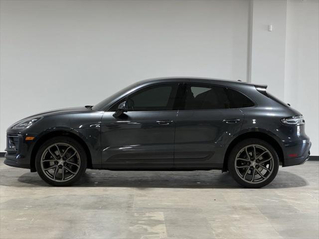 2022 porsche macan base