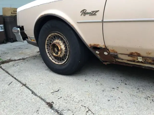 1983 buick riviera xx 20th anniversary indy 500 pace car