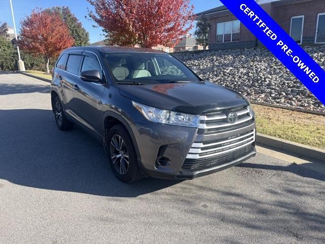 2019 toyota highlander le