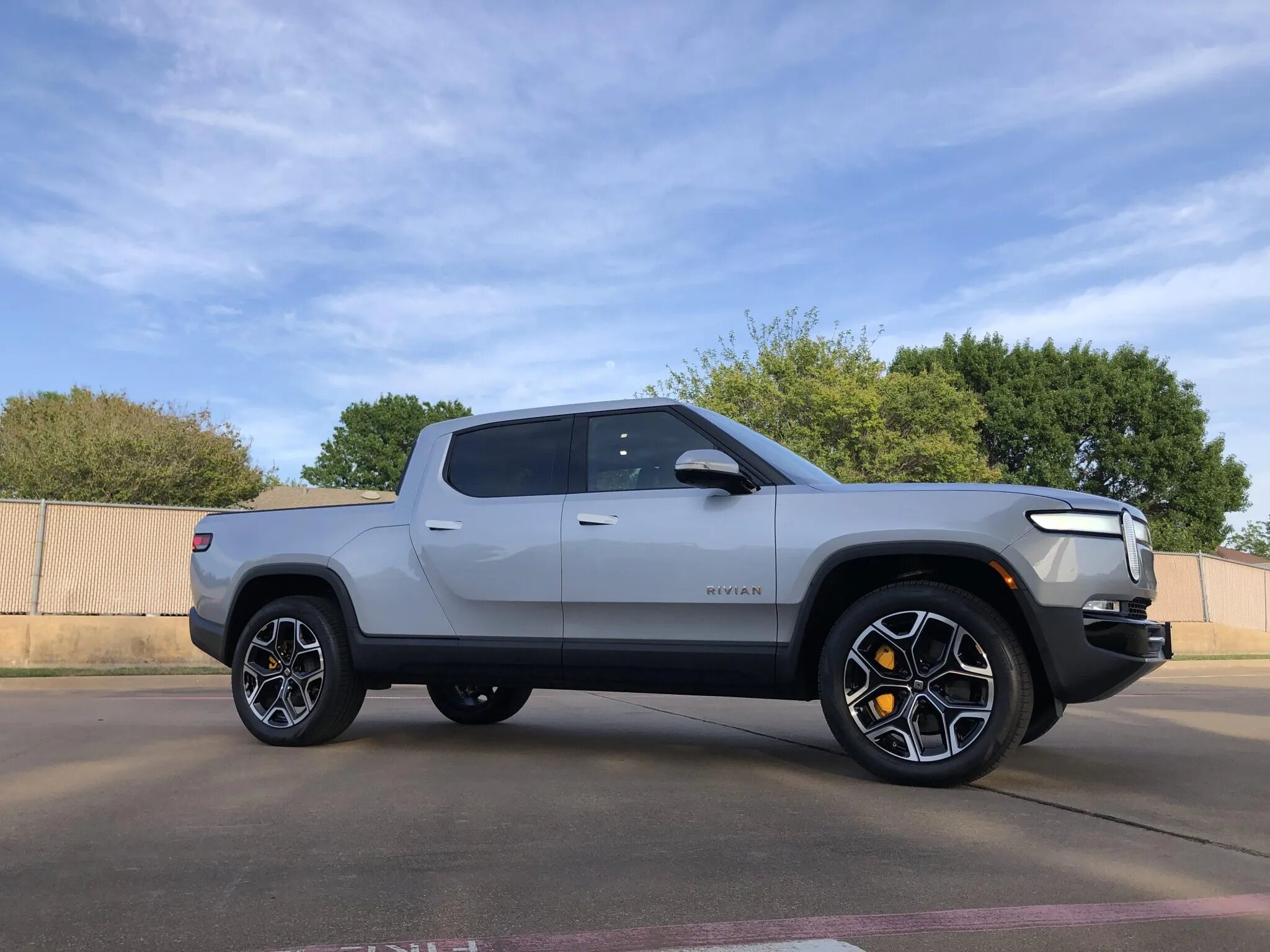 rivian r1t