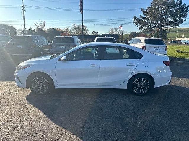 2023 kia forte lxs