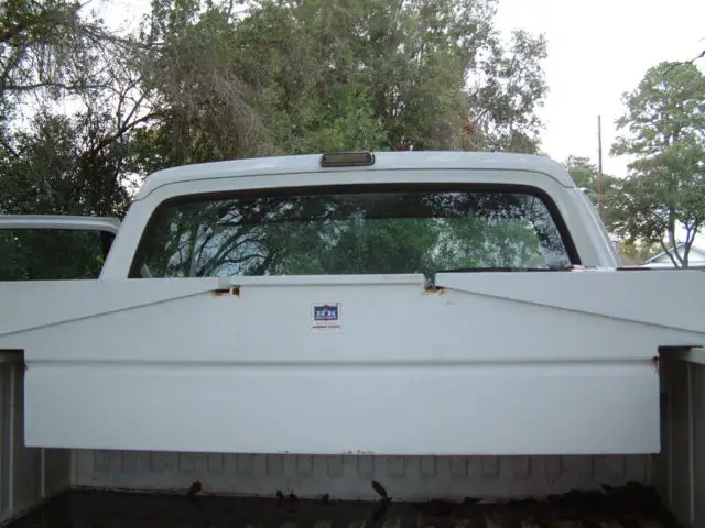 1990 dodge 250. 3/4 ton truck. 5.9 gas engine & automatic. for parts or repair