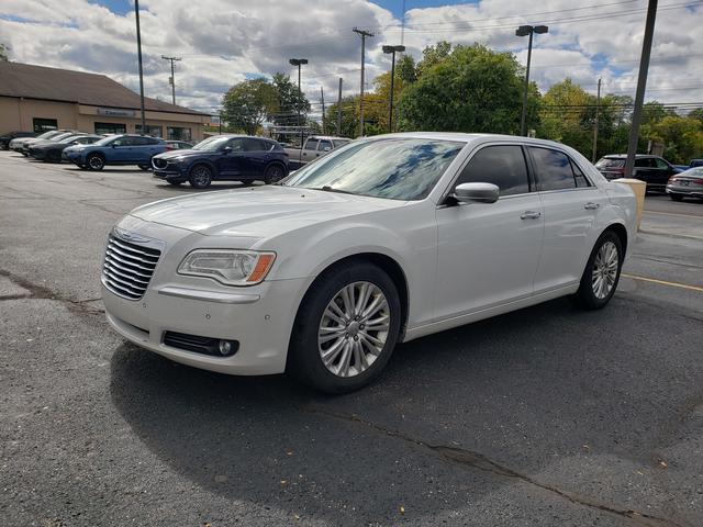 2012 chrysler 300c luxury series
