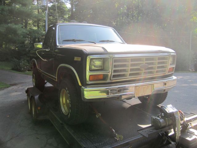 4x4 shortbed with a 302. no reserve!