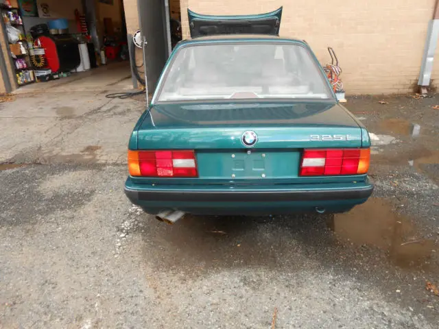 bmw 325i 1991 e30 2door at sr no rust- treated w/zeibart when new- laguna green