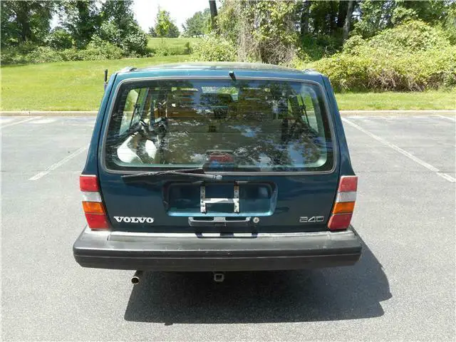 1991 volvo 240 wagon 3rd row non-smoker clean carfax must sell!