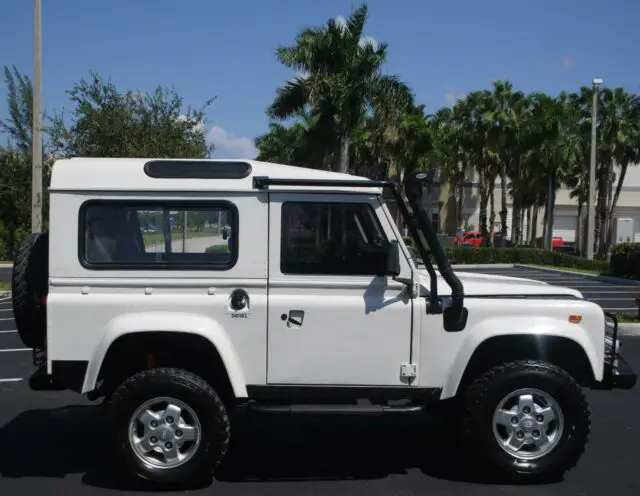 1983 land rover defender turbo diesel, 3.9l 4cyl, 4 spd manual, no reserve