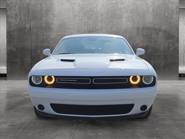2022 dodge challenger sxt