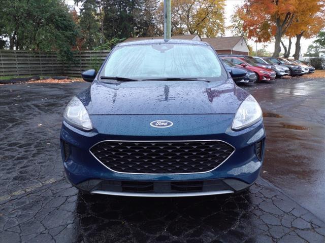 2020 ford escape se