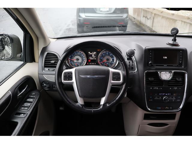 2014 chrysler town & country touring