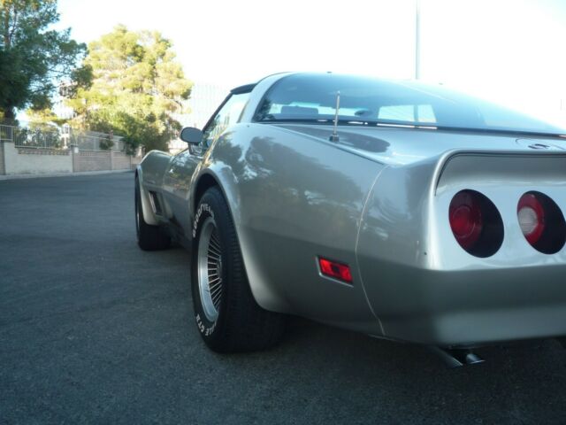 1982 collectors edition corvette. low mileage, numbers matching,original classic