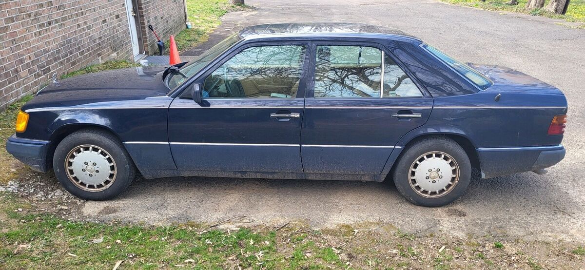 1993 mercedes-benz 300d sedan blue rwd automatic d