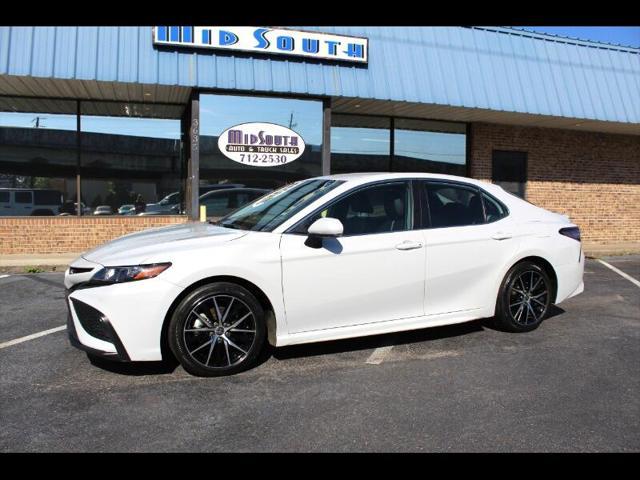 2022 toyota camry se