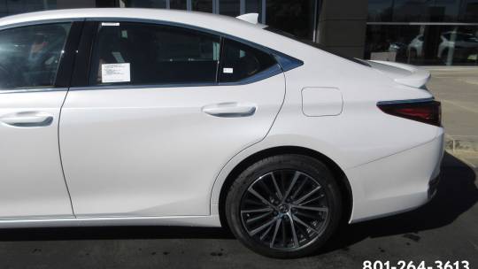 2025 Lexus ES