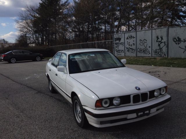 no reserve 1989 bmw 535i, automatic, white on black, all original
