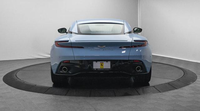 2022 aston martin db11 v8