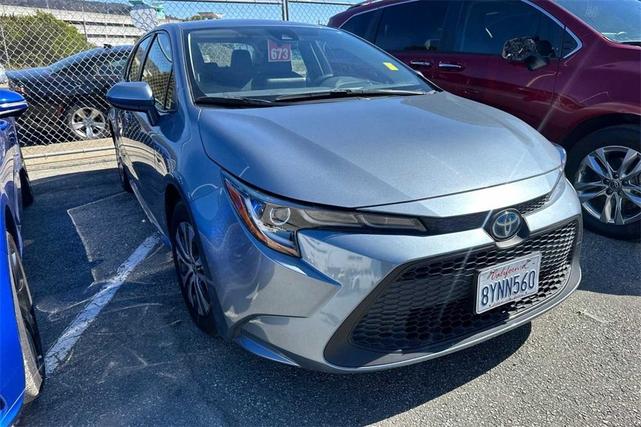2022 toyota corolla hybrid le