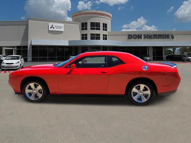 2023 dodge challenger sxt