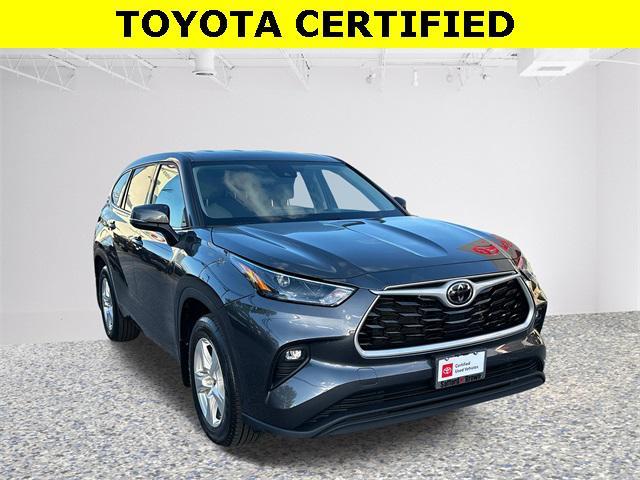 2022 toyota highlander le