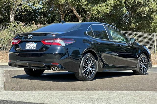 2022 toyota camry se