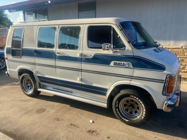 1984 dodge ram van van grey rwd manual