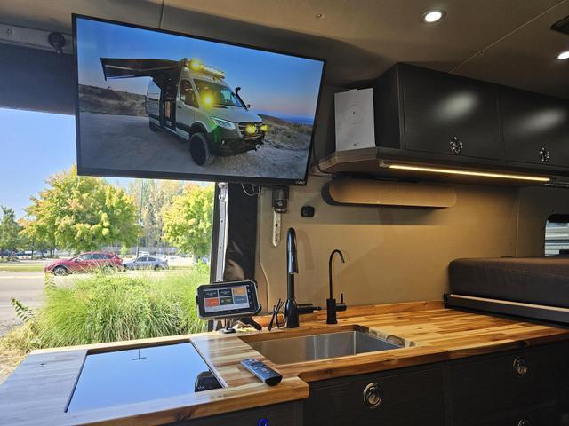 2022 mercedes-benz sprinter 2500 cab & chassis 170" wb cab & chassis 2d