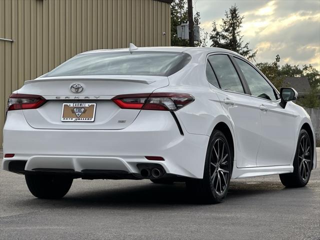 2023 toyota camry se