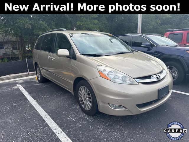 2010 toyota sienna xle