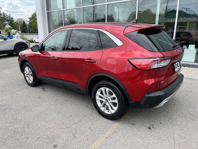 2020 ford escape se