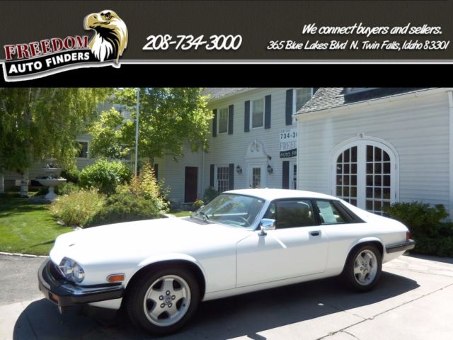 1989 jaguar xjs, coupe,2 doors,v-12, automatic, heated seats,old english white