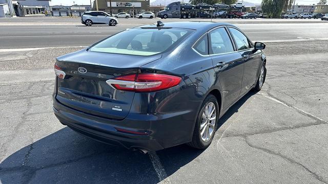 2020 ford fusion se
