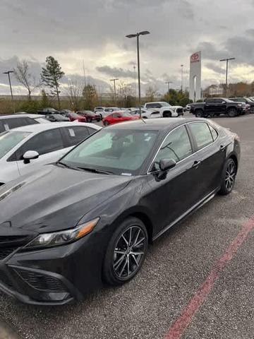 2024 toyota camry se