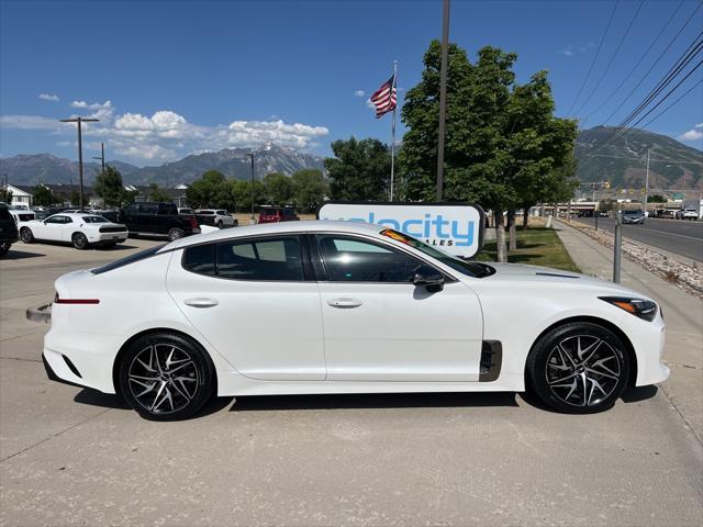 2022 kia stinger gt-line