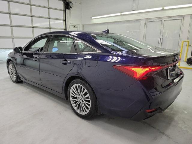2022 toyota avalon hybrid limited