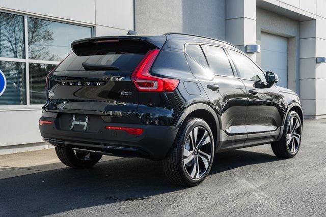 2024 volvo xc40 b5 plus dark theme