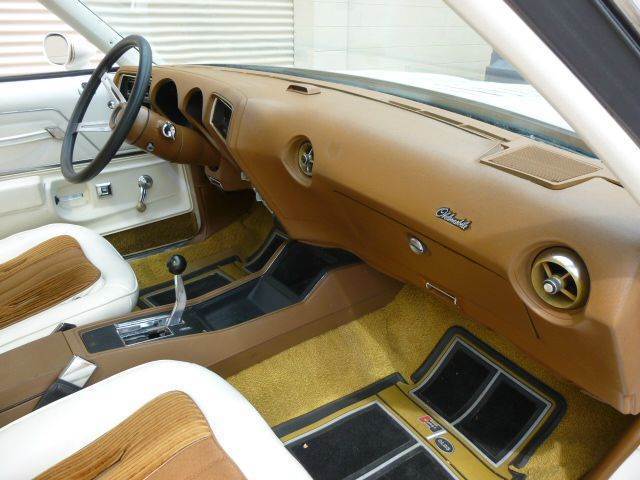1975 oldsmobile cutlass hurst/olds