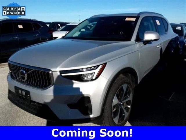 2024 volvo xc40 b5 plus bright theme