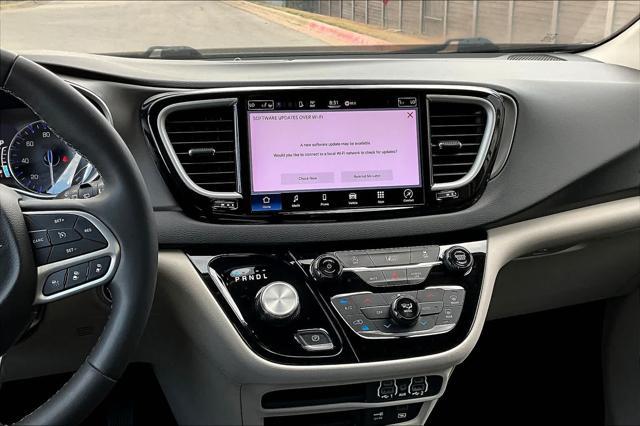 2022 chrysler pacifica touring l