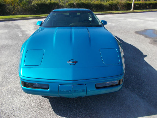1993 chevrolet corvette 40th anniversary coupe ***only 17k miles***