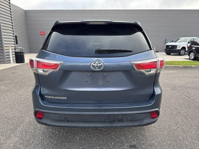 2016 toyota highlander le