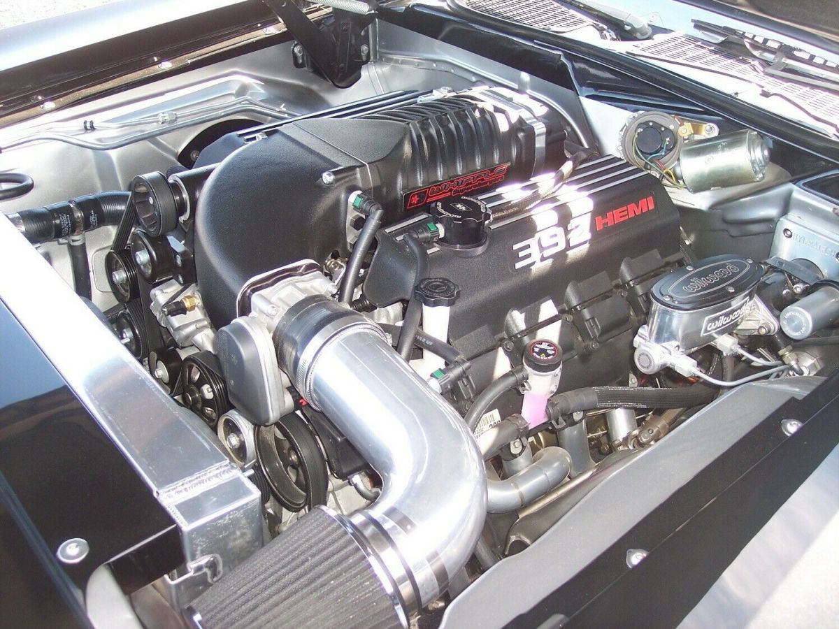 kindig-it design - 1972, custom cuda restomod, supercharged 6.4l hemi