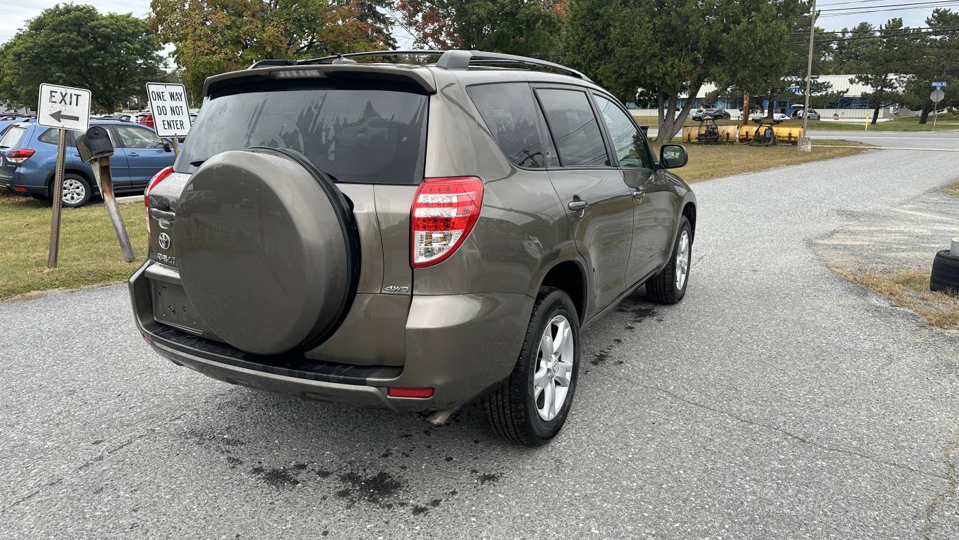 2011 toyota rav4 base