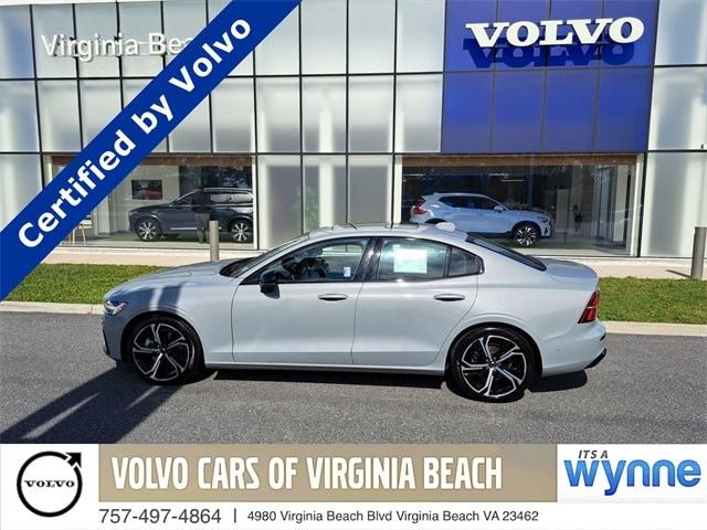 2024 volvo s60 b5 plus dark theme