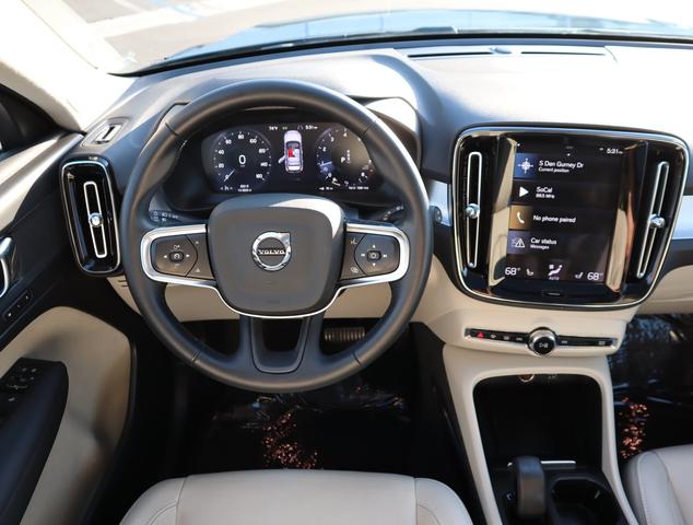 2022 volvo xc40 t4 fwd momentum