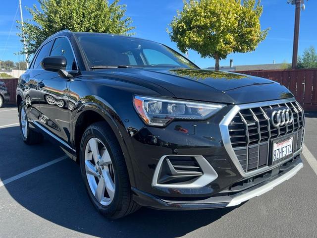 2022 audi q3 40 premium